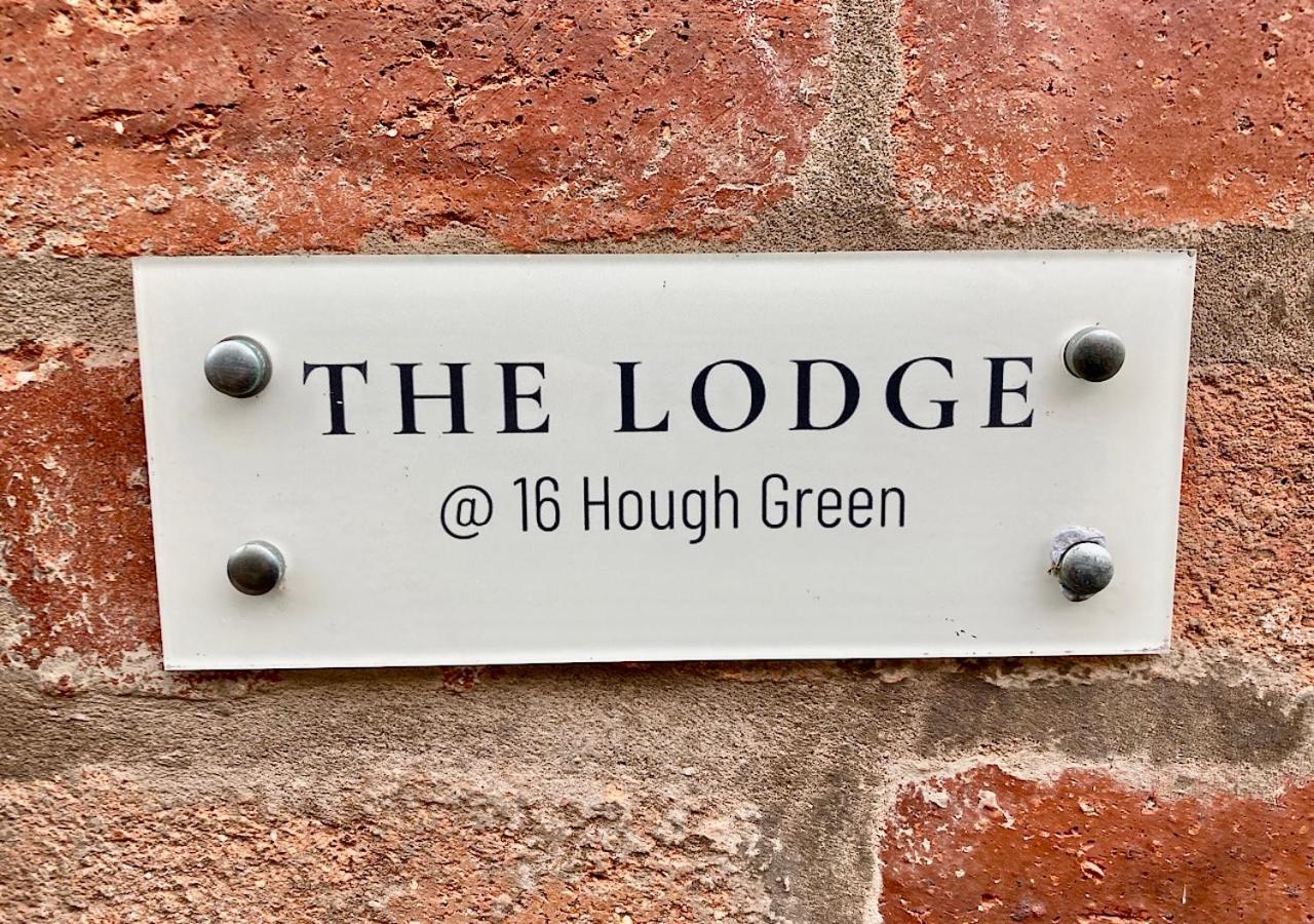 The Lodge Chester - Luxury Apartment For Two, With Free Parking! Hough Green 外观 照片