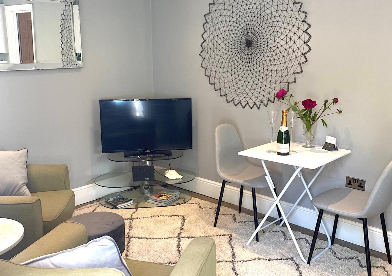 The Lodge Chester - Luxury Apartment For Two, With Free Parking! Hough Green 外观 照片